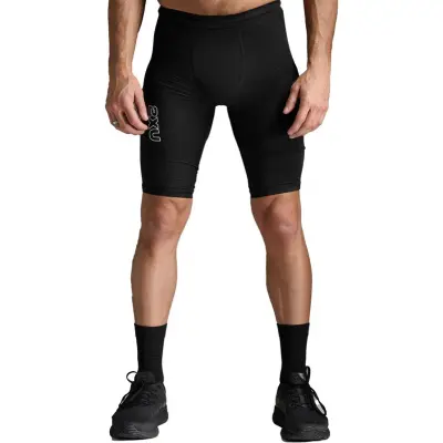 2XU Light Speed React Compression Shorts M Löparshorts Black/White Reflective, S